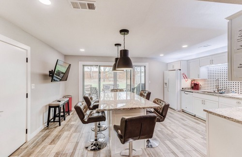 Arlington House | “ShortWalk 5 Star” AT&T Rangers BB Texas Live