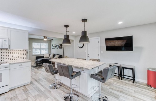 Arlington House | “ShortWalk 5 Star” AT&T Rangers BB Texas Live