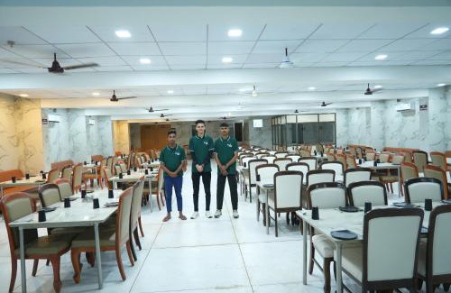 Dwarka Hotel | Shree Mahalaxmi Palace