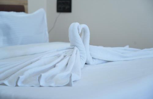 Dwarka Hotel | Shree Mahalaxmi Palace