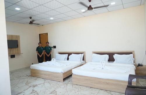 Dwarka Hotel | Shree Mahalaxmi Palace