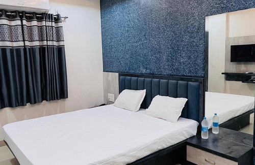 Daulatabad Hotel | Shri Nath Hotel And Lodging