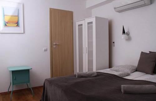 Siofok Aranypart Villa | Sió Lodge