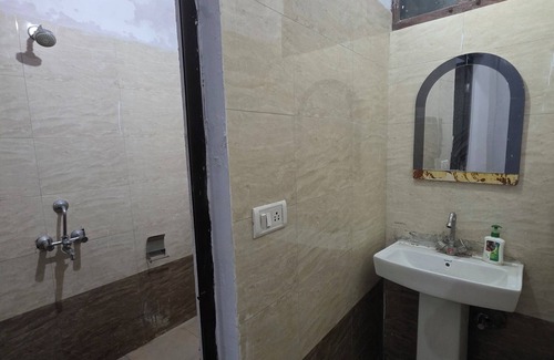 Bhimtal Hotel | SIDDHI VINAYAK HOTEL AND BANQUET