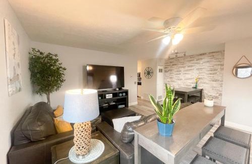Huron Apartment | Side-by-Side Family Apartments - Sleeps 15 Total