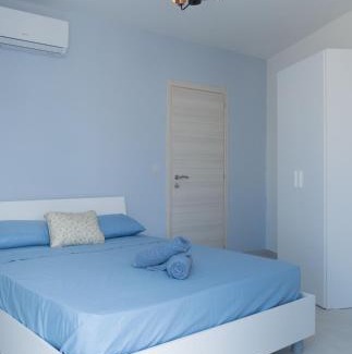 Bahar ic-Caghaq Apartment | Side-seaview apartment near beach and close to St. Julians