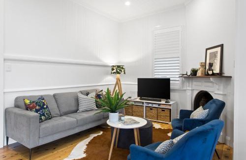 East Toowoomba House | Sierra Cottage - A Homely Space, Superb Location