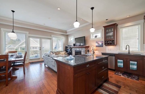 Regional District of Nanaimo House | Siesta by the Sea - Sleeps 6