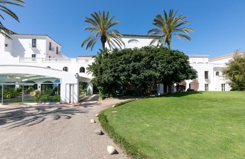 Capitana Hotel | Sighientu Resort