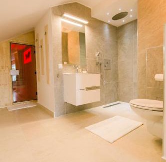 Shiligarnika Apartment | Signature Penthouse with jacuzzi and sauna and 4 bedrooms in Saint George Palace