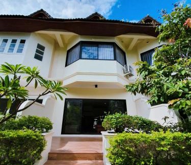 Chang Phueak Villa | Sila Pool Villa