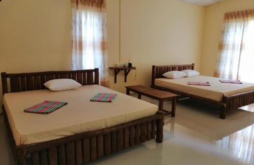 Udawalawa House | Silent Bungalow River Side