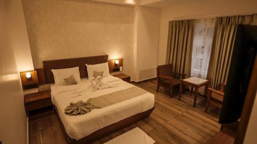 Pallivasal Hotel | Silver cascade