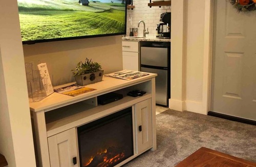 Silverton Apartment | Silver Falls Luxury Studio-1/2 mi from Silver Falls