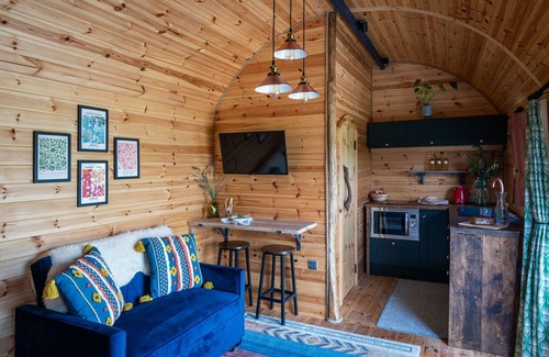 Newton Ferrers Cabin | Silver Moon - a cabin that sleeps 2 guests