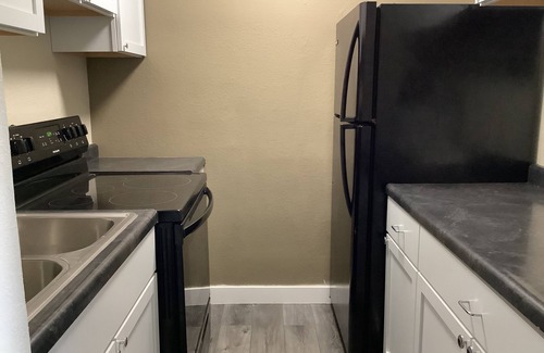 Dodge City Apartment | Silver Spur Vintage Inn & Suites