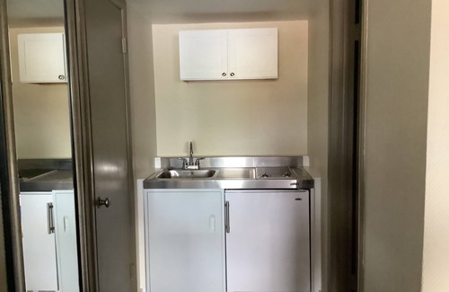 Dodge City Apartment | Silver Spur Vintage Inn & Suites