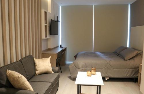 La Carolina Apartment | Silver Studio Pool Comfy Garage CheckinEC