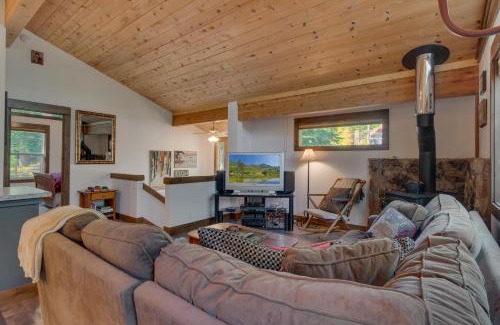 Talmont House | Silver Tip at Tahoe Park w HOA amenities - 3BR Pet Friendly, Hot Tub, Tahoe City
