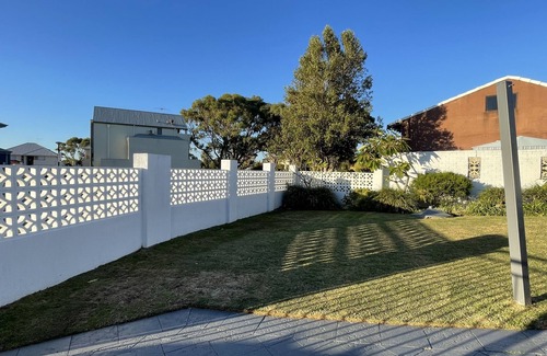 Silver Sands House | SilverSands Beachhouse 100mts frm Beach Sleeps 11