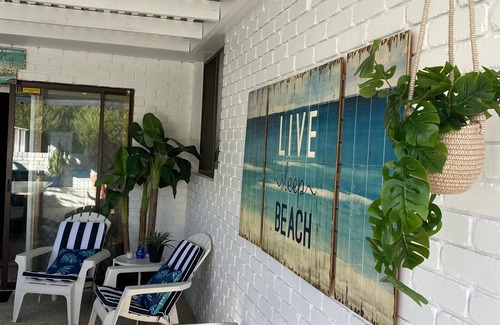 Silver Sands House | SilverSands Beachhouse 100mts frm Beach Sleeps 11