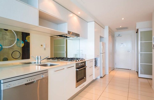 Biggera Waters Apartment | Silvershore Apartments on the Broadwater