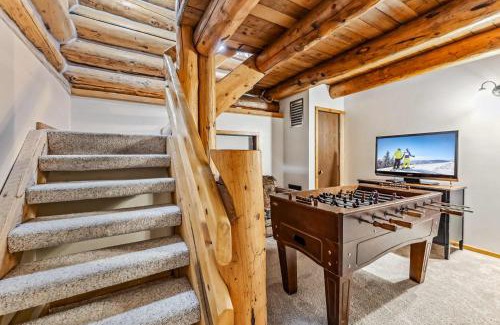 Wildernest House | Silverthorne Cabin with Hot Tub and Forest Access