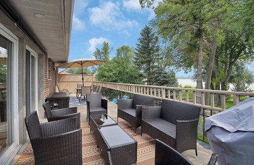 Orillia Cottage | Simcoe Sunrise - Cozy Waterfront Home in Orillia