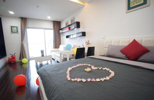 Ba Dinh Apartment | SIMI Homes Lancaster 24 Cozy Studio for 4 in Luxury Building with Heated Pool, Fitness and Spa Hanoi Center