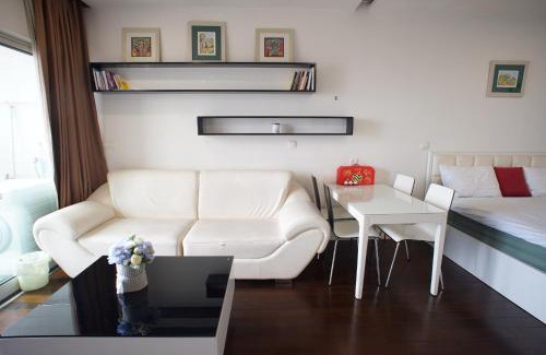 Ba Dinh Apartment | SIMI Homes Lancaster 24 Cozy Studio for 4 in Luxury Building with Heated Pool, Fitness and Spa Hanoi Center