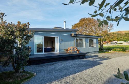 South Bay House | Simon's Place - Kaikoura Holiday Home