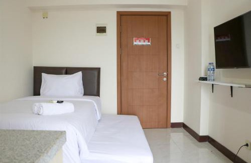 Depok Apartment | Simple and Enjoy Living Studio Room at Cinere Resort Apartment By Travelio