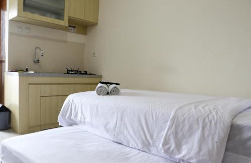 Depok Apartment | Simple and Enjoy Living Studio Room at Cinere Resort Apartment By Travelio