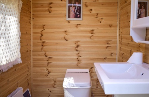 Figeholm House | Simple luxury with pebble beach right outside the door in the Figeholm archipelago.