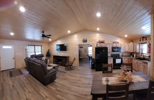 Luray Cabin | Simple Pleasures at the River