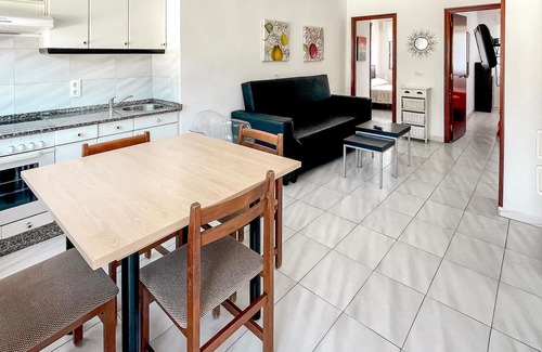Samieira Apartment | Simple vacation apartment near the coast.