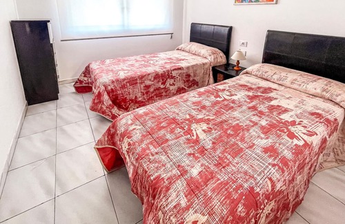 Samieira Apartment | Simple vacation apartment near the coast.