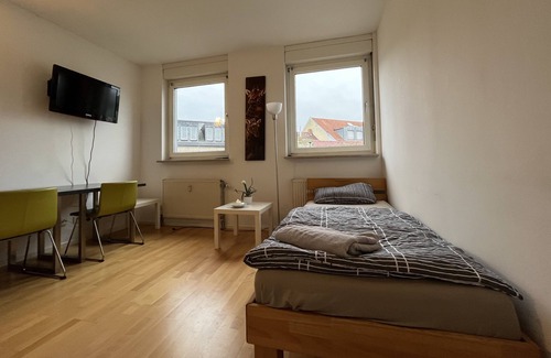 Karlsruhe City Centre Apartment | Simplex Apartments am Ludwigsplatz | warm | snug