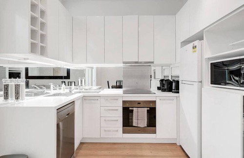 Woolloomooloo Apartment | Simply Sydney City Living off Wharf Roadway