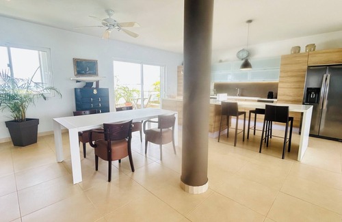 Beacon Hill Apartment | Simpson Bay Luxury Loft Stunning Ocean Views