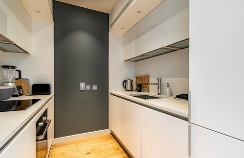 Laurieston Apartment | Simpsons Loan [428] is a Beautiful 2 bedroom Meadows apartment with stunning views.