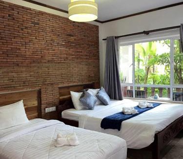 Sangkat Sla Kram Hotel | Sina's Pool Villa