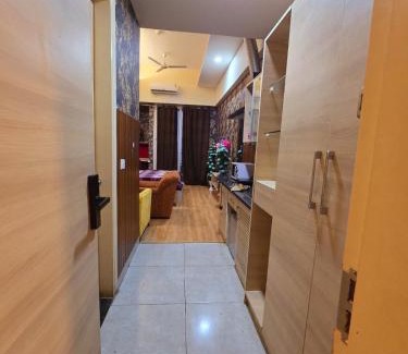 Greater Noida Apartment | Singh Comfy Stay At Mall