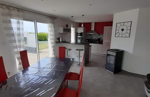 Plouneour-Brignogan-Plages House | SINGLE-FLOOR HOUSE, 1000 m from the SEA and BEACHES, 500 m from the village,