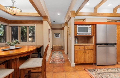 Granite Ridge Cabin | Single level-Fenced in yard for pets & kids!