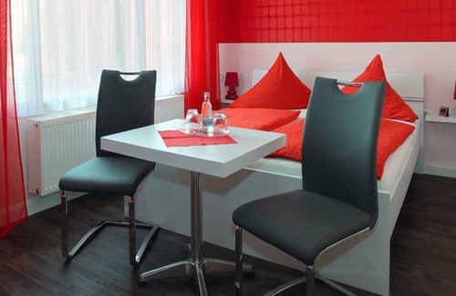 Sangerhausen Cottage | Single Room 2 - Pension and Restaurant Rüssel-Pub