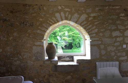 Salignac-Eyvignes House | Single storey longère covered with slabs in BLACK PERIGORD.