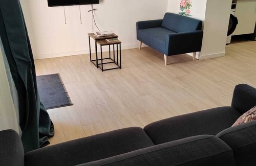 La Crau House | single storey house 10 sleeps, 2 bedrooms, 2 bathrooms, inside parking
