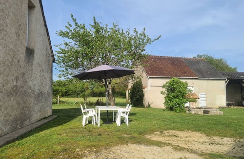 Migne Cottage | Single-storey house in Berry - Pond view - All charges included