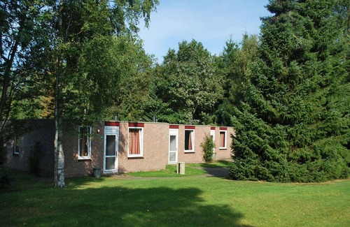Vledder House | Single-storey house with garden, in a natural area